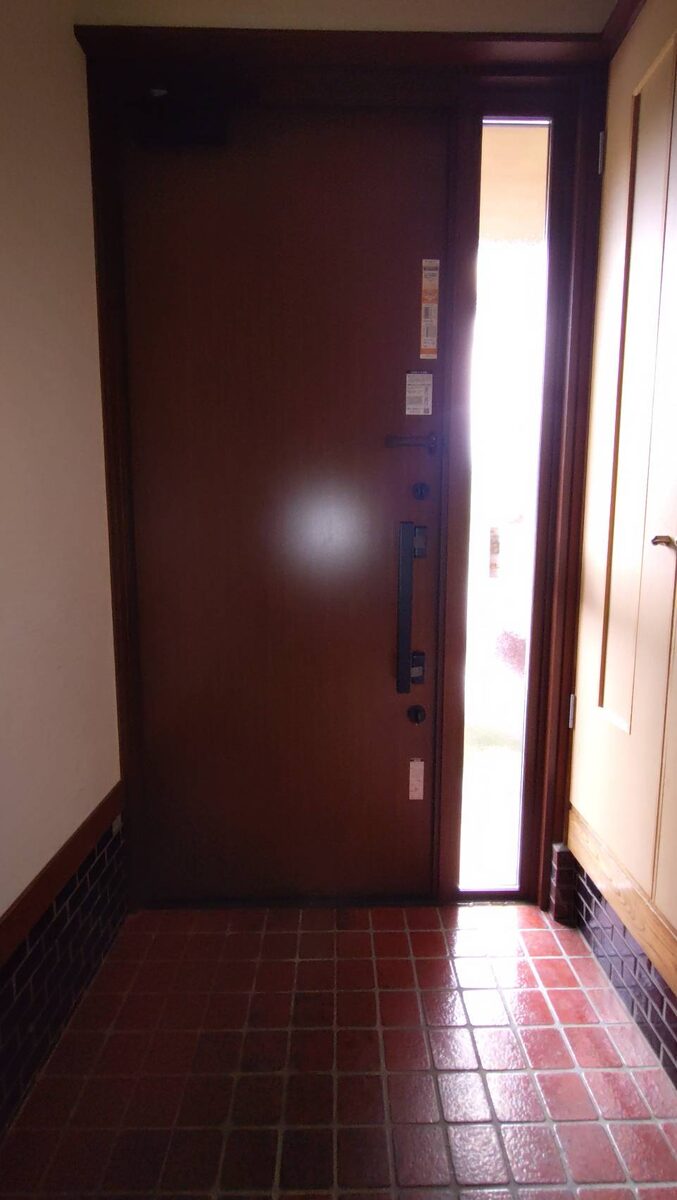 佐久市 玄関ドア交換後の内側の仕上がり